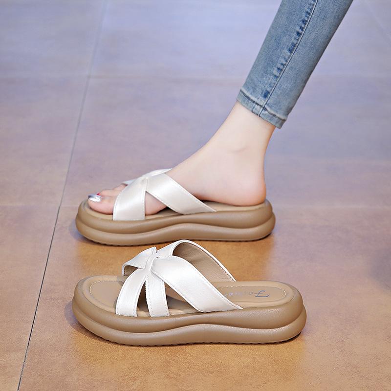 French thick-bottomed cool slippers for women's summer outer wear 2025 new cross-strapped flat-bottomed high-end skirt one-word slippers
