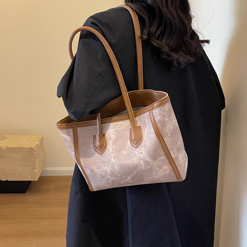 2023 New Stylish Large Capacity Tote Bag For Women Popular High-end Single Shoulder Bag хаки