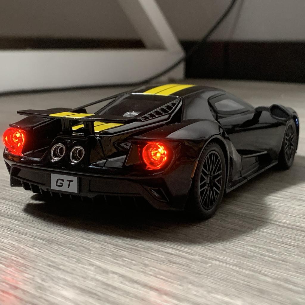 1:24 Ford GT Supercar Diecast Alloy Pull Back Model Car Interior Ornaments & Car Central Control Decor Trendy Living Room Decor