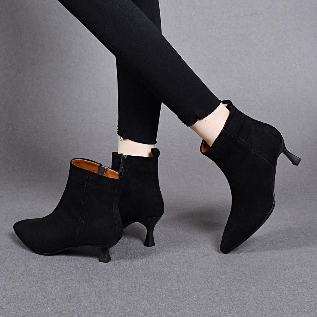 Pointed Short Boots Women's 2025 Autumn and Winter New European and American Style Simple Temperament Thin Heel Short Boots Black Ankle Boots Women's