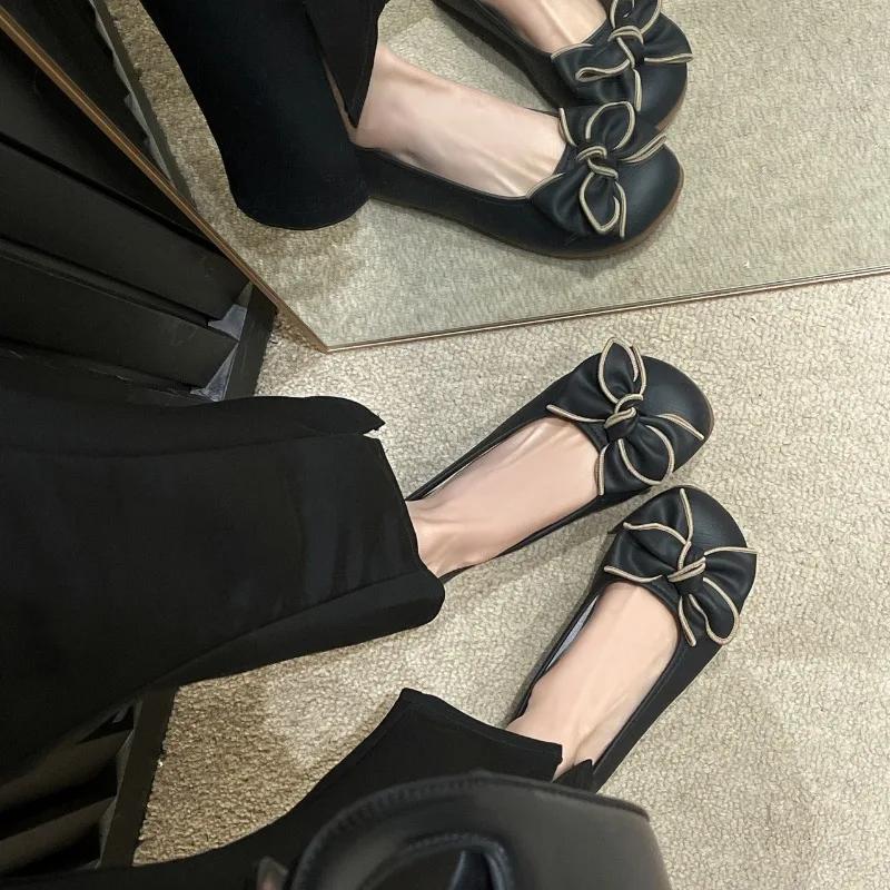 Fashion 2024 Large Size Women's Shoes Bean Shoes Women's Spring Soft Sole Fat Feet Wide Fat Single A Slip-on Shoes