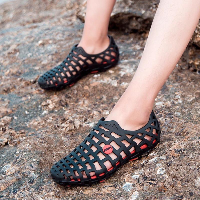 Summer Men Water Shoes Breathable Beach Sandals Upstream Water Shoes Women's Quick-drying Hollow Slippers Aqua Shoes
