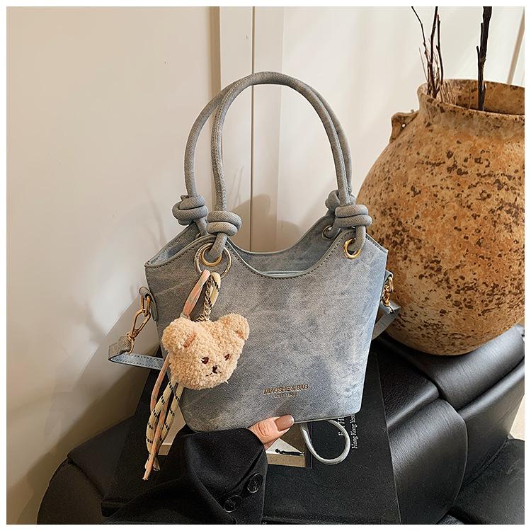 New Bag Women's 2025 Popular Bucket Bag Spring and Summer Niche Design Shoulder Messenger Bag High-end Handbag