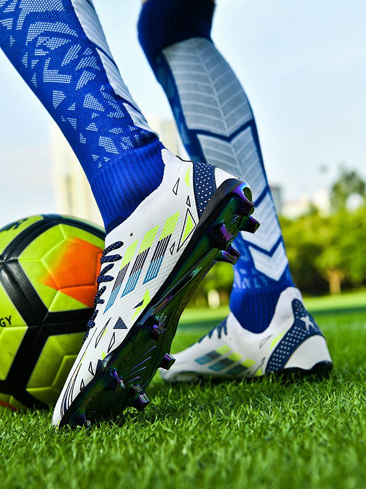 High-End Fußballschuhe nahtloses Oberteil farbenfrohe galvanisierte Sohle lange Stollen abgebrochene Stollen Studentenjugend Männer und Frauen professionelle Trainingsschuhe