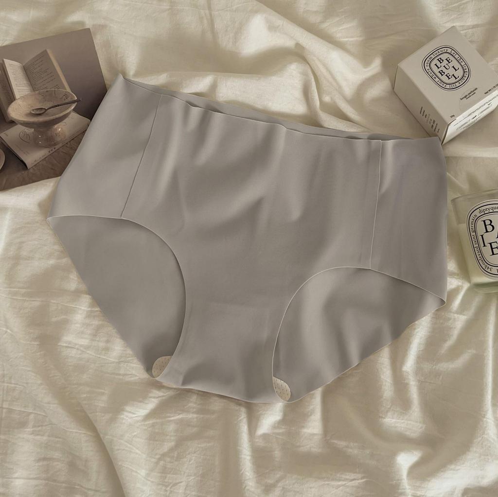 Ultra-Thin Ice Silk Quick-Dry Seamless Women's Yoga Fitness Underwear with Pure Cotton Crotch