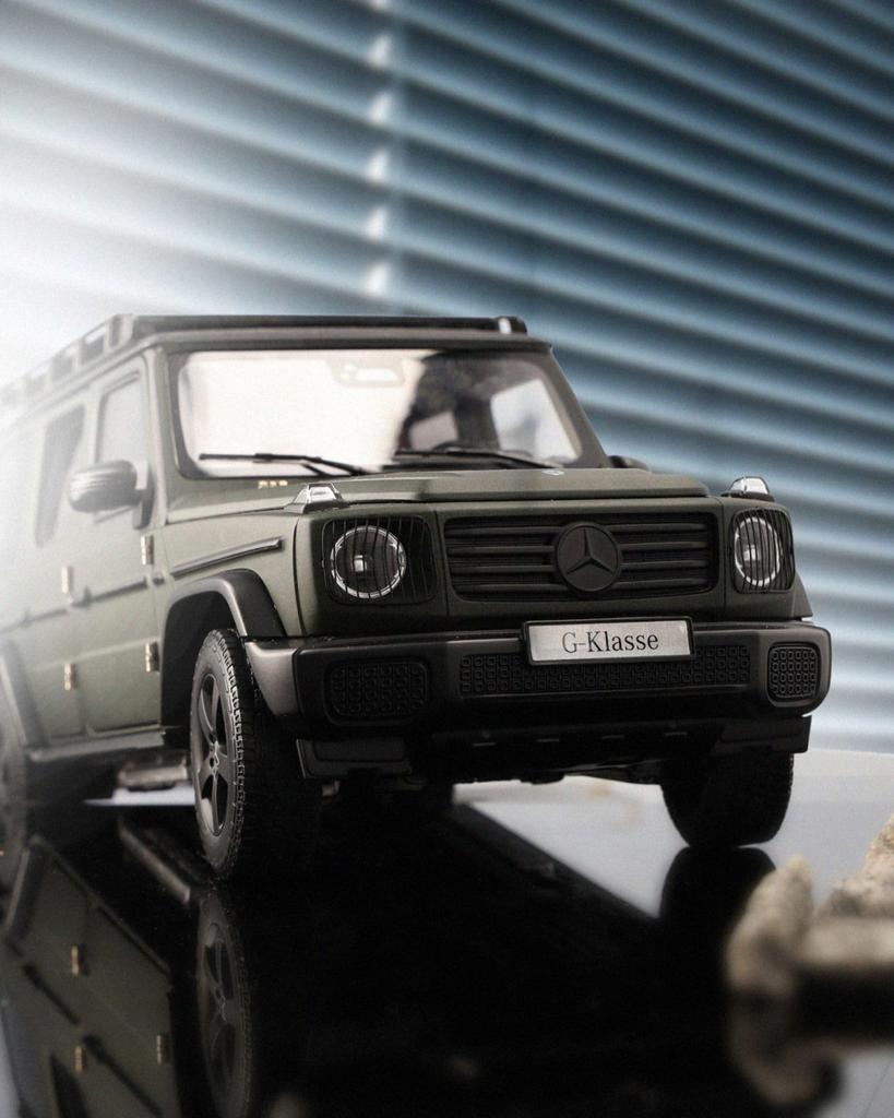 Genuine Manufaktur Olive Magno [Mercedes-Benz Collection] G-Class (W465) 1/18