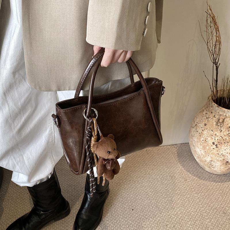 Versatile Hand Bucket Bag Winter Retro Fashion Shoulder Bag Premium Versatile Tote Bag