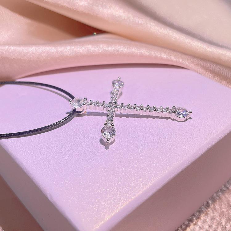 Cross 5A Zircon Necklace Platinum Plated Simple Bright Zircon Cross Medieval Necklace