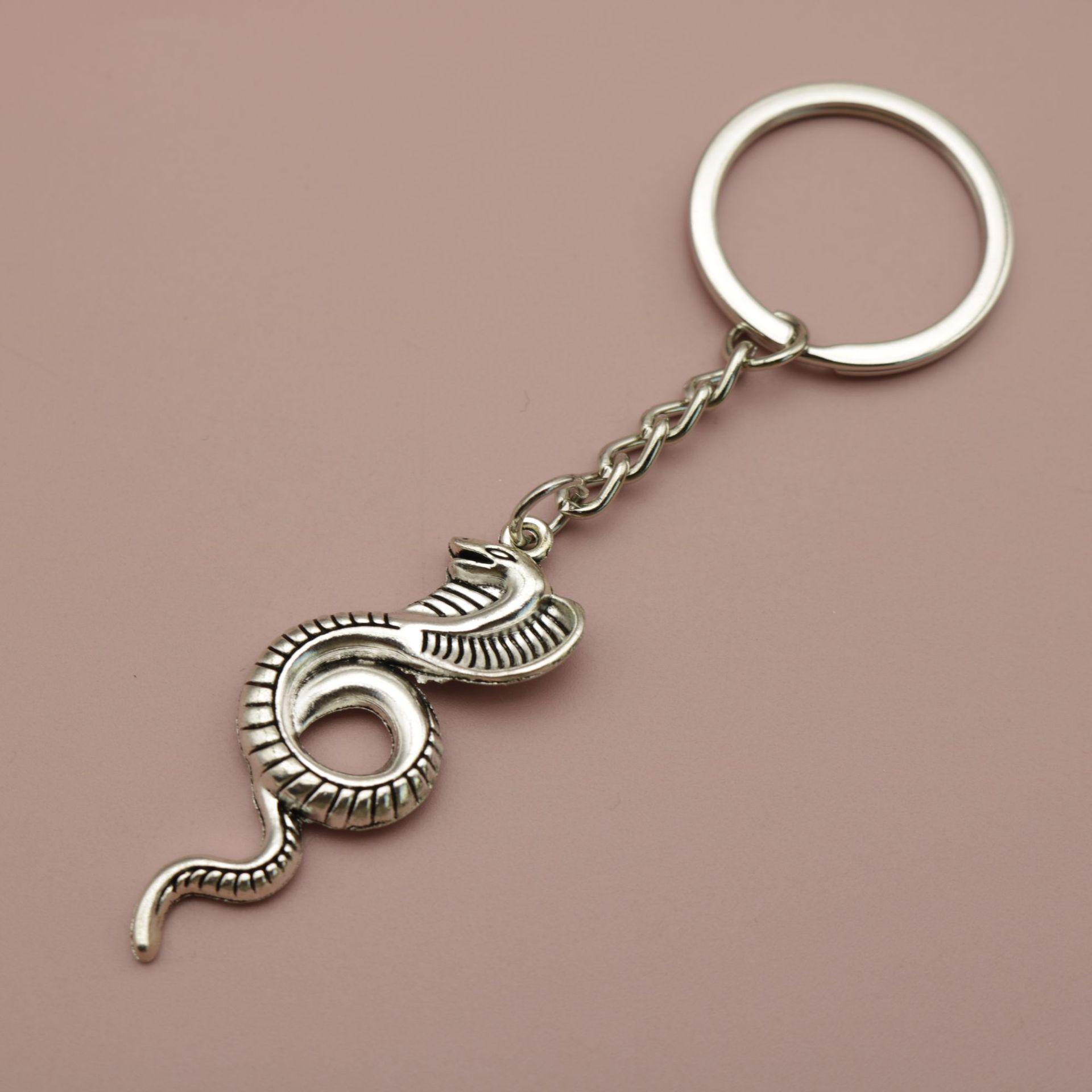 Xiyin Sùimài Jewelry: Simple Cobra Pendant Keychain Hanger серебряный
