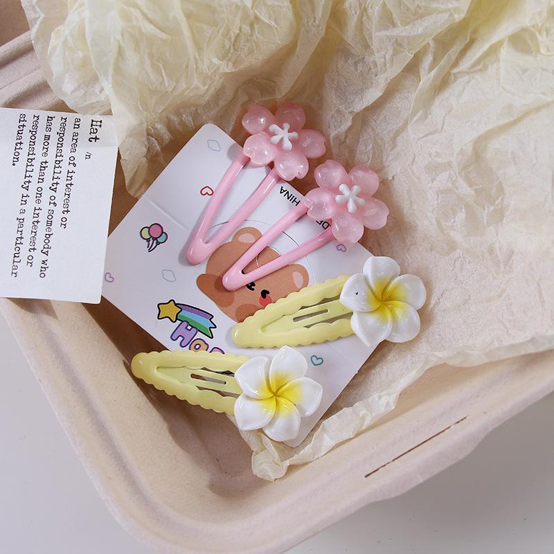 Autumn & Winter Sweet Girlish Hairpin Set: Cute Cartoon Bangs Clips