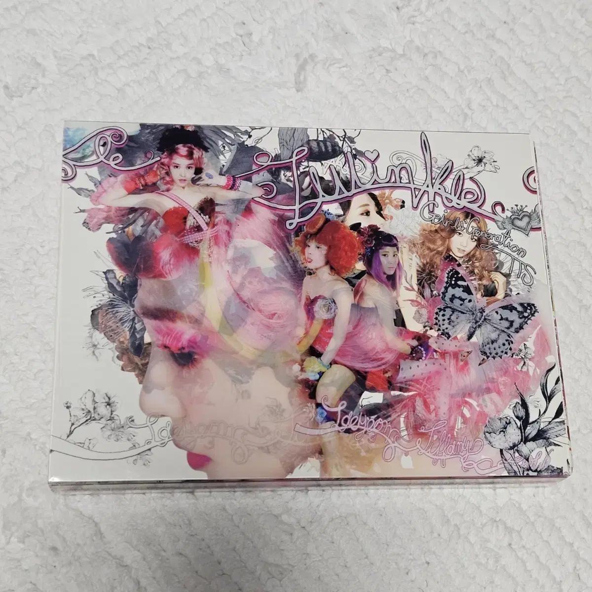 

Girls Generation Татис Мини Том. 1 + Фотокарточка Тиффани