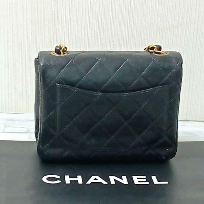 Chanel Mini Matelasse  Quilted Chain Shoulder Bag  Lambskin, Black, Turn-lock, Single Flap