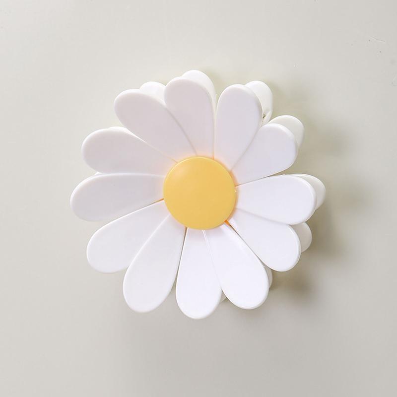 1 Set Refrigerator Magnets Cute Set of Six Clips Snack Storage Daisy Shape Gift Home Decor Durable 3D Design Creative 9x9cm