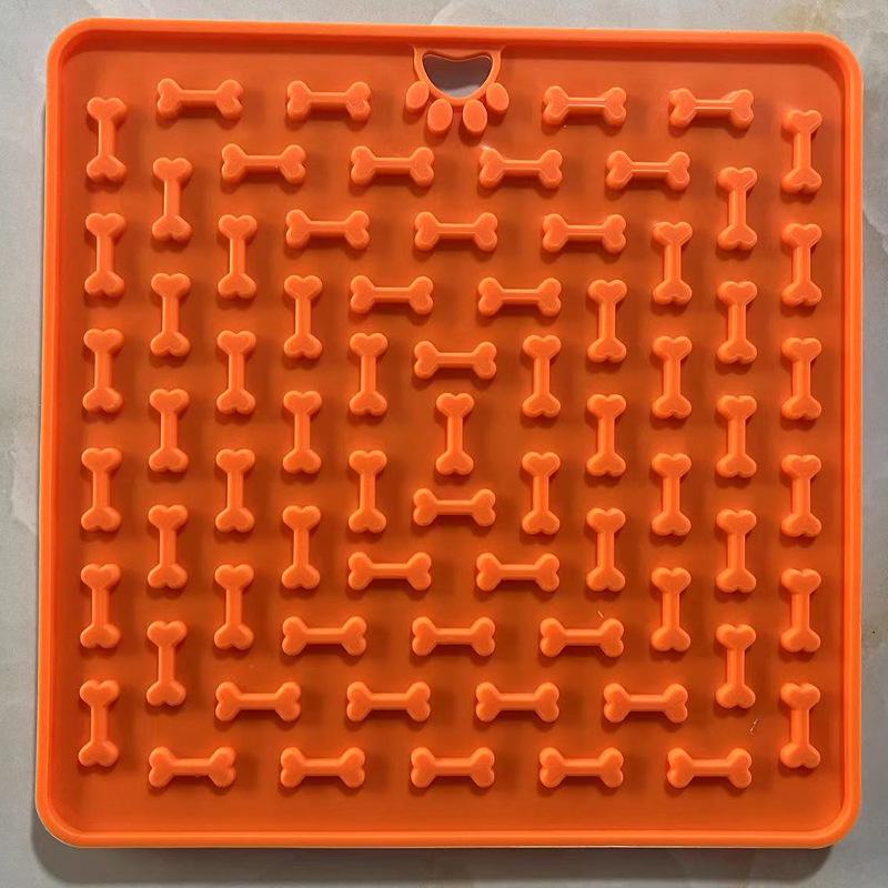 Pet Silicone Non-Slip Slow Feeder Mat - Round Food-Grade Lick Mat for Cats & Dogs