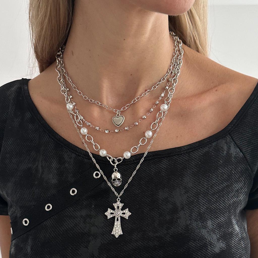 Gothic Diamond Cross Stacked Collarbone Chain, Sweet And Cool Love Skull Pendant Necklace