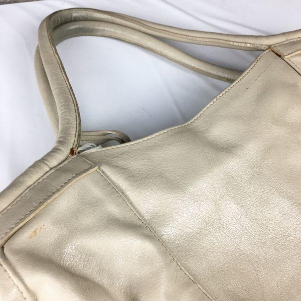 Furla Leder Hand Schultertasche Beige mit Logo-Anhänger(GEBRAUCHT)