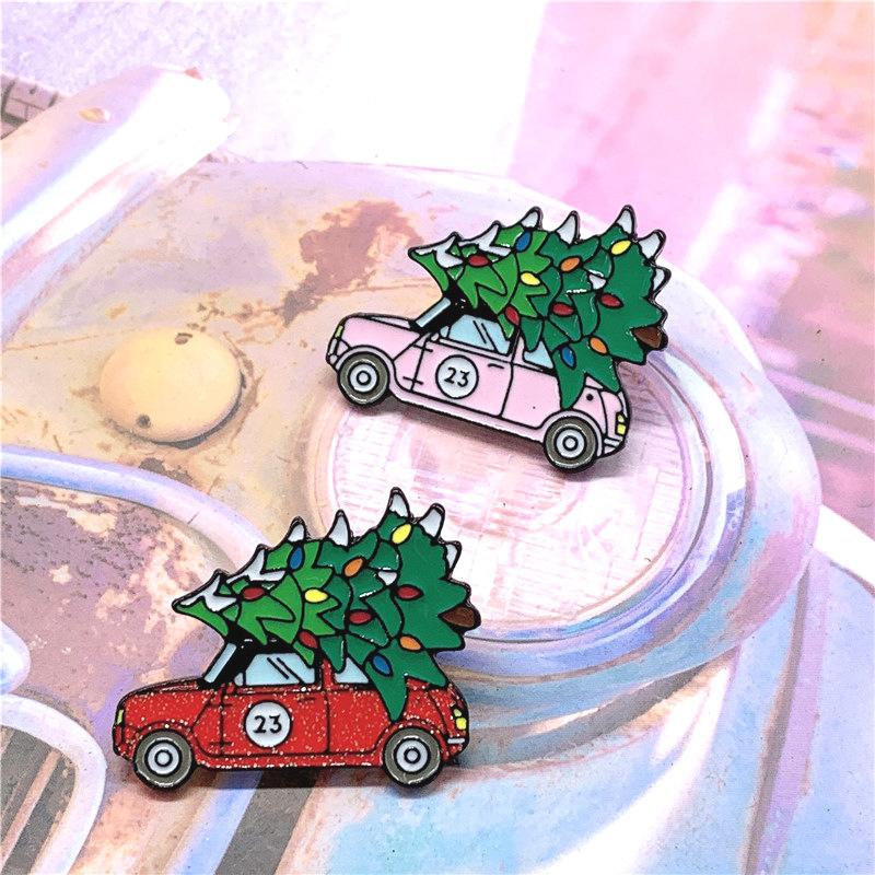 Creative Medal Creative Christmas Badge Brooche Pin Stylish Christmas Tree Brooch For Scarves Clothing Hats Jewelry Accessories