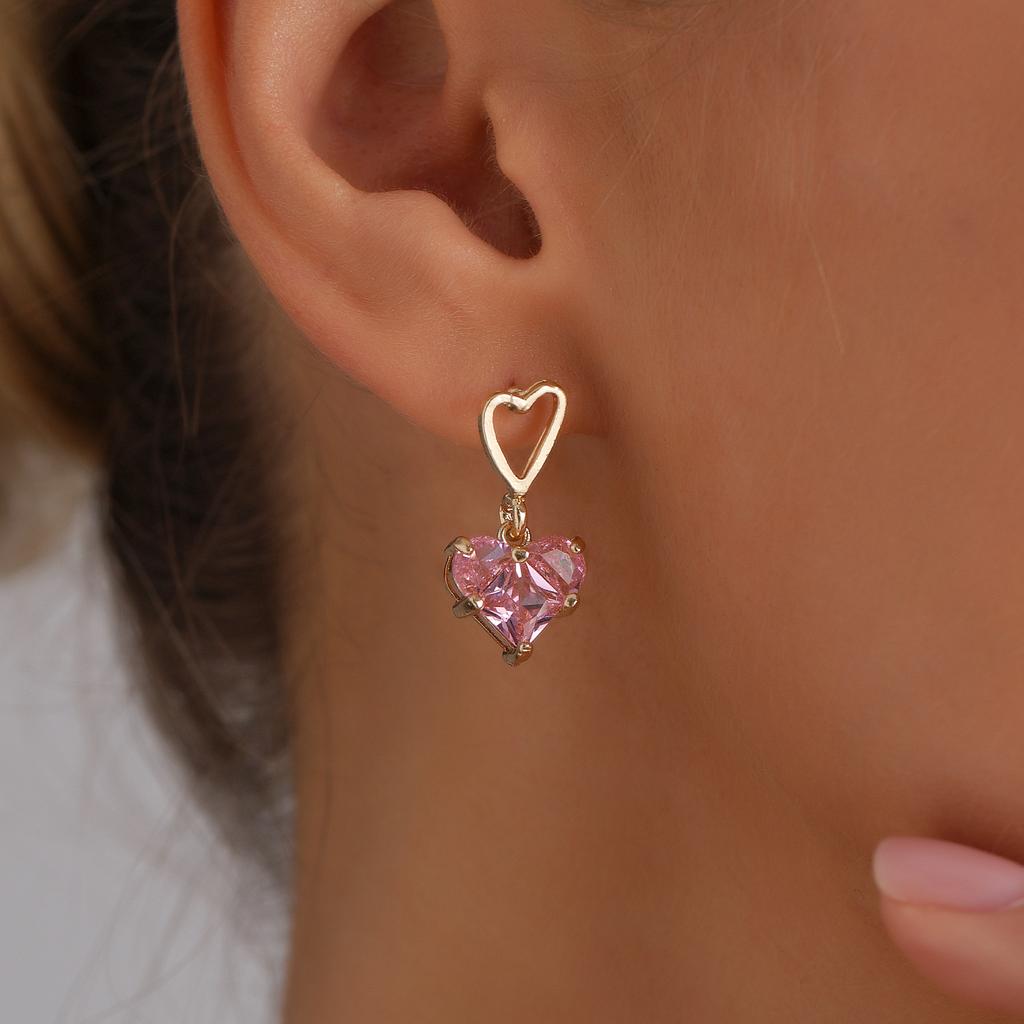 Sweet, cool and gentle zircon love stud earrings, small, fresh and sweet ins style versatile earrings.
