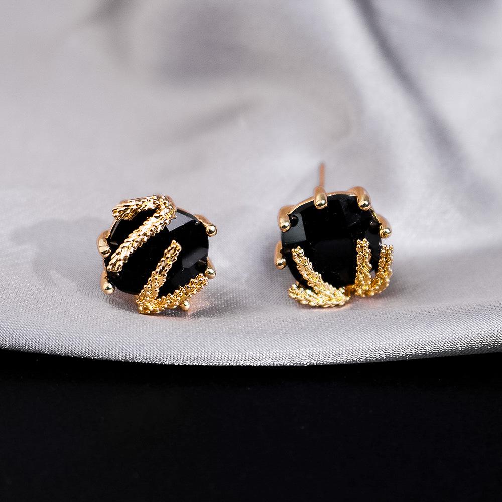 Elegant Black Diamond Silver Needle Earrings: High-End, Fashionable, Versatile Luxury