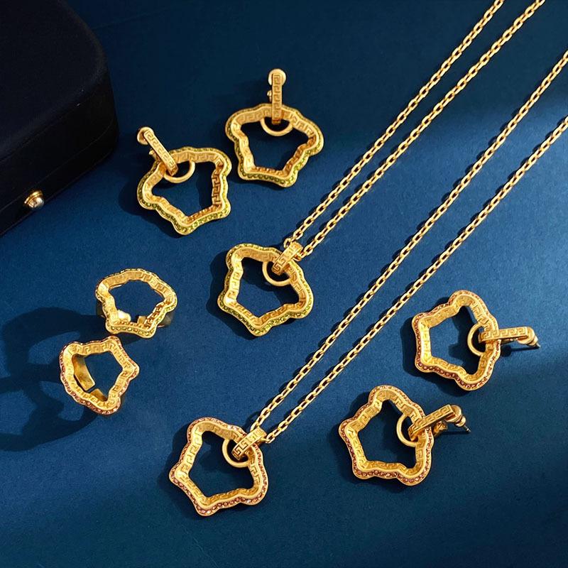 Medieval Earrings Metal Contour Medusa Portrait Atmospheric Earrings Ear Jewelry Set