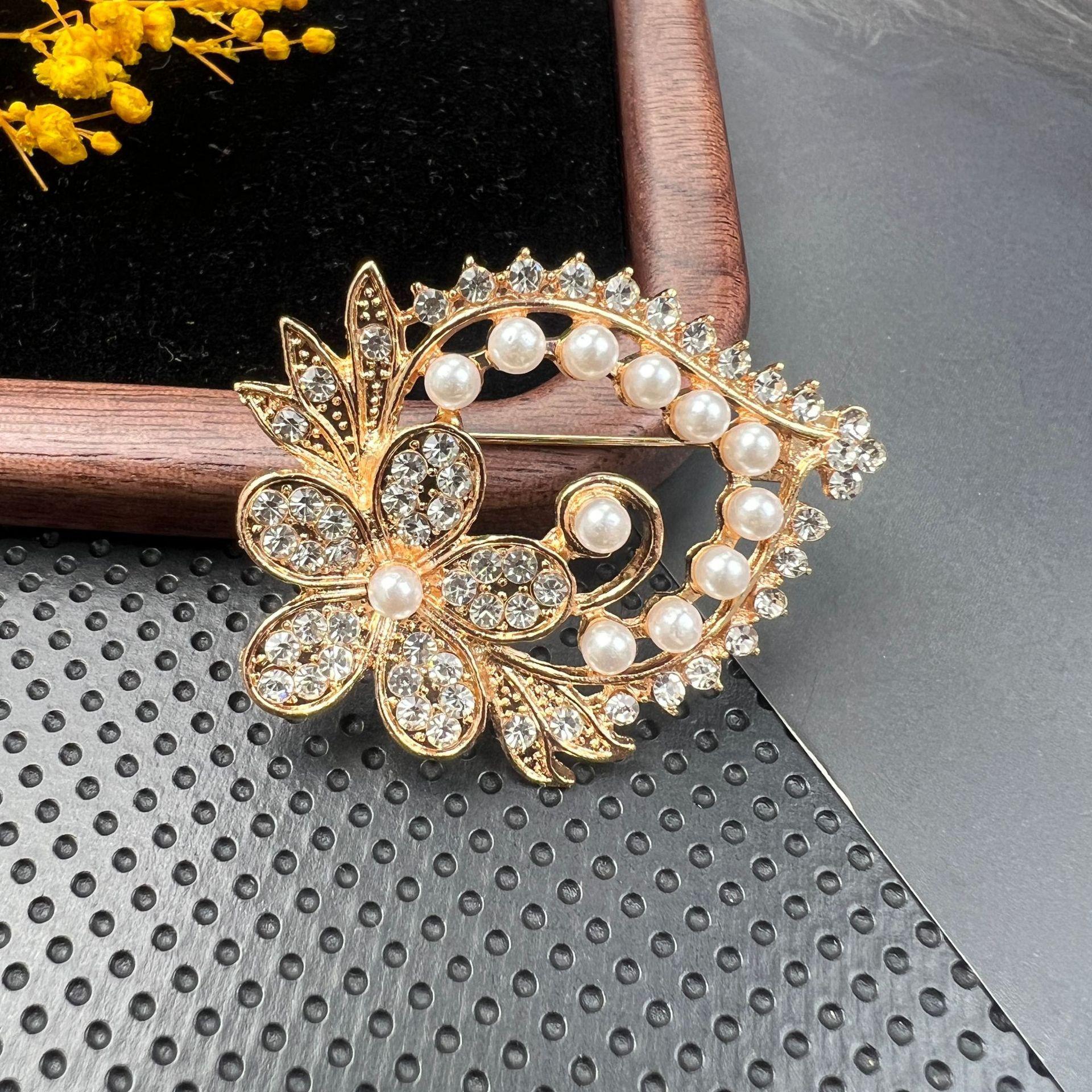 

Ретро брошь с кристаллами-бриллиантами, с булавкой от оголения и металлической пряжкой для аксессуаров для одежды