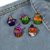 Halloween Cupcake Brosche Schrulliges und Lustiges Geist Skelett Kürbis Kuchen Design