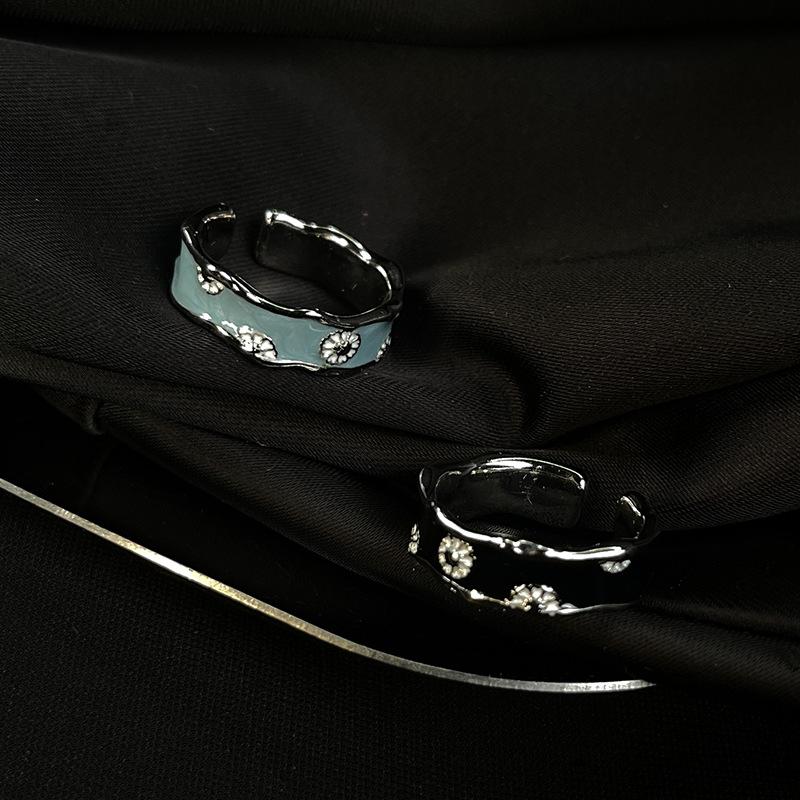 Little Daisy Dark Personality Niche Design Drip Glaze Open Ring Cold Wind Stacked Wearing High-End Ring Woman