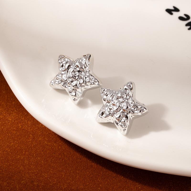 High-End Leichter Luxus Textur Blatt Ohrringe Metall Wind Personalisiert Dreidimensional Ccb Mehrschichtig Übertrieben Mehrschichtig Blume Ohrringe