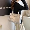 Large-capacity women's commuter bag, new spring and autumn fashion texture tote bag, simple shoulder bag