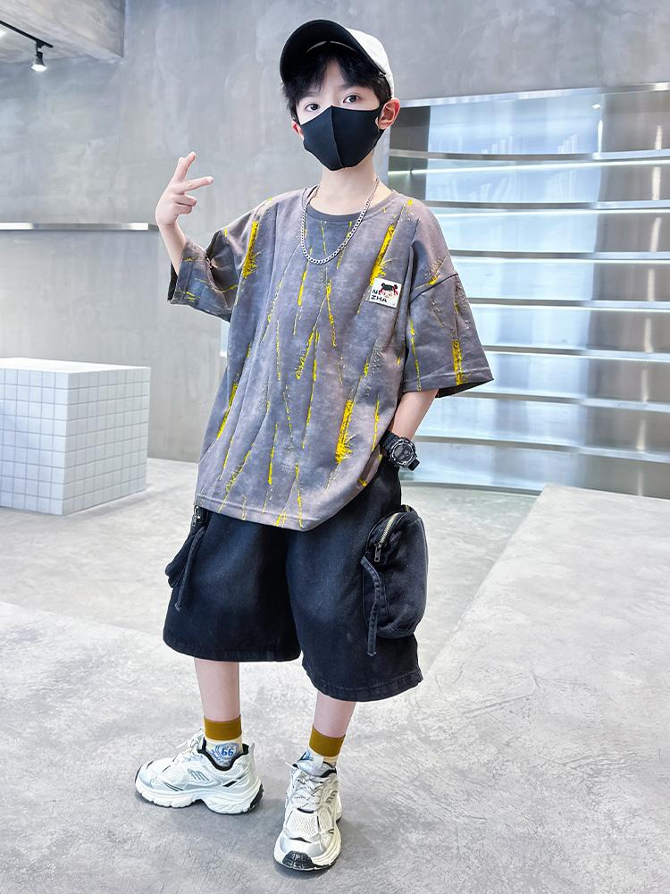 Boys' short sleeved T-shirt summer 2026 new item, medium and large children's thin design, boys' summer clothes, children's cool and stylish top t