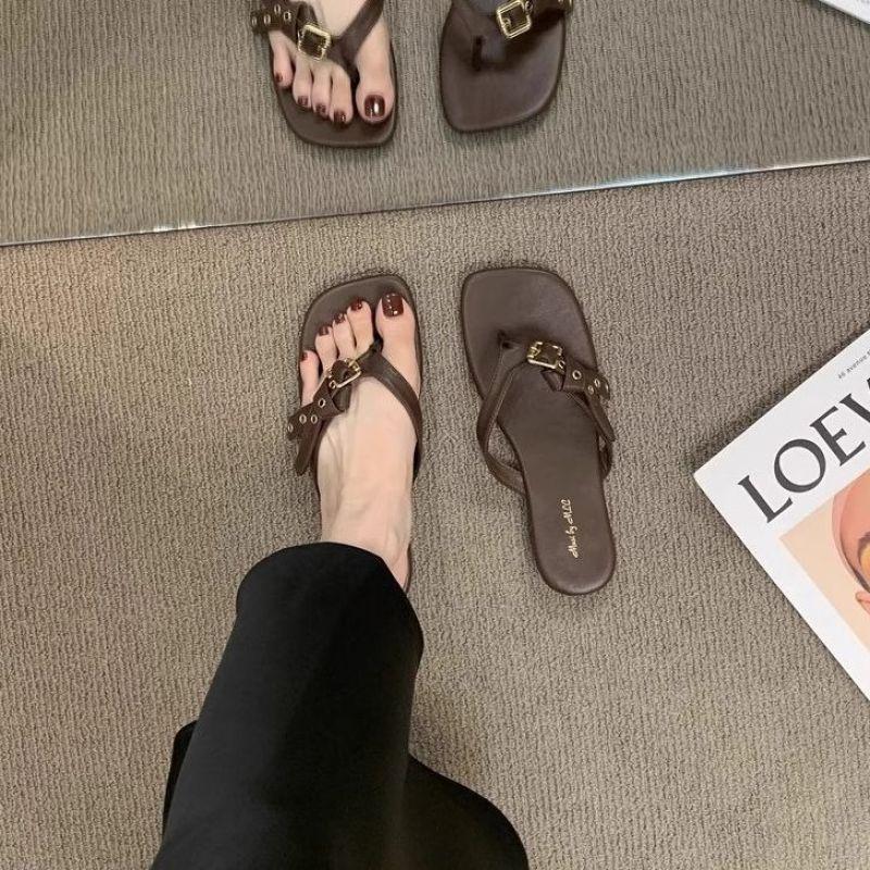 2025 new simple toe flat slippers women's summer wear flip-flops one and a half slippers pinch feet small sandals