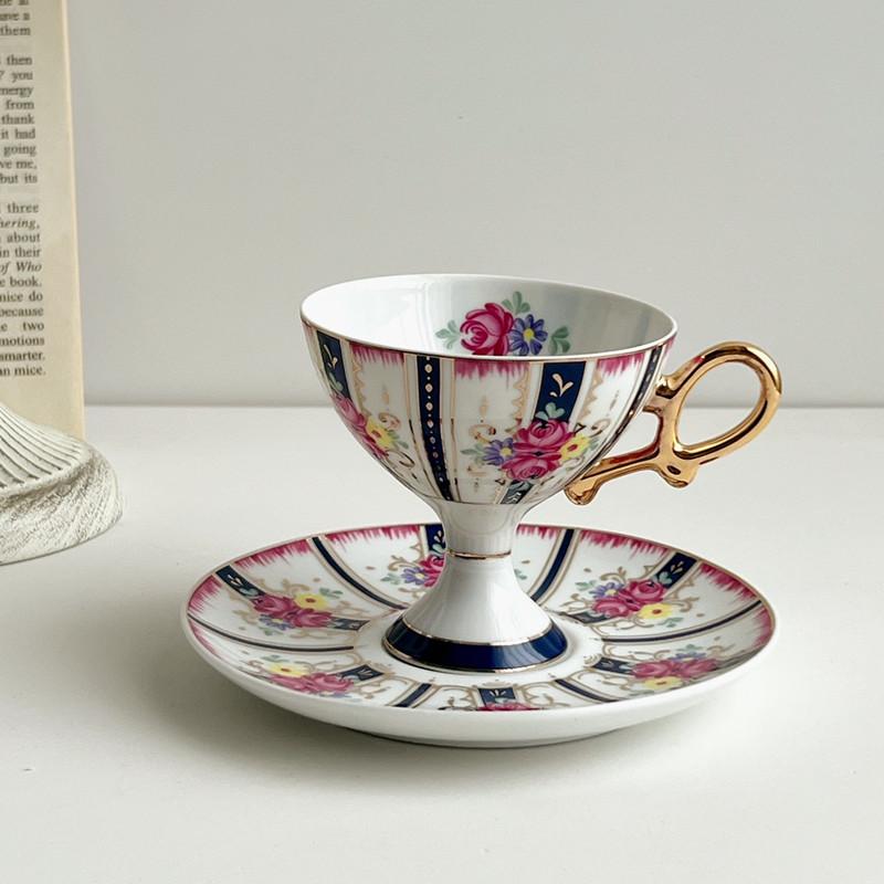 

Кофейная чашка в дворцовом стиле с высокой ножкой, креативная керамическая кружка для пары, послеобеденный чай, латте, кофейная чашка, набор для питья, ретро-домашняя чашка для воды 101-200ml