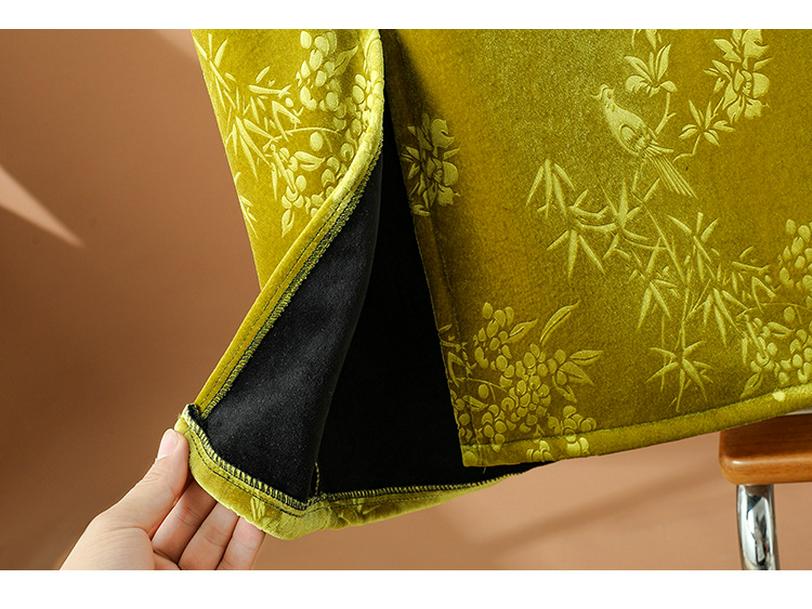 Women's Chinese Style Jacquard Fleece-Lined Velvet A-Line Midi Skirt with Frog Button and Slit