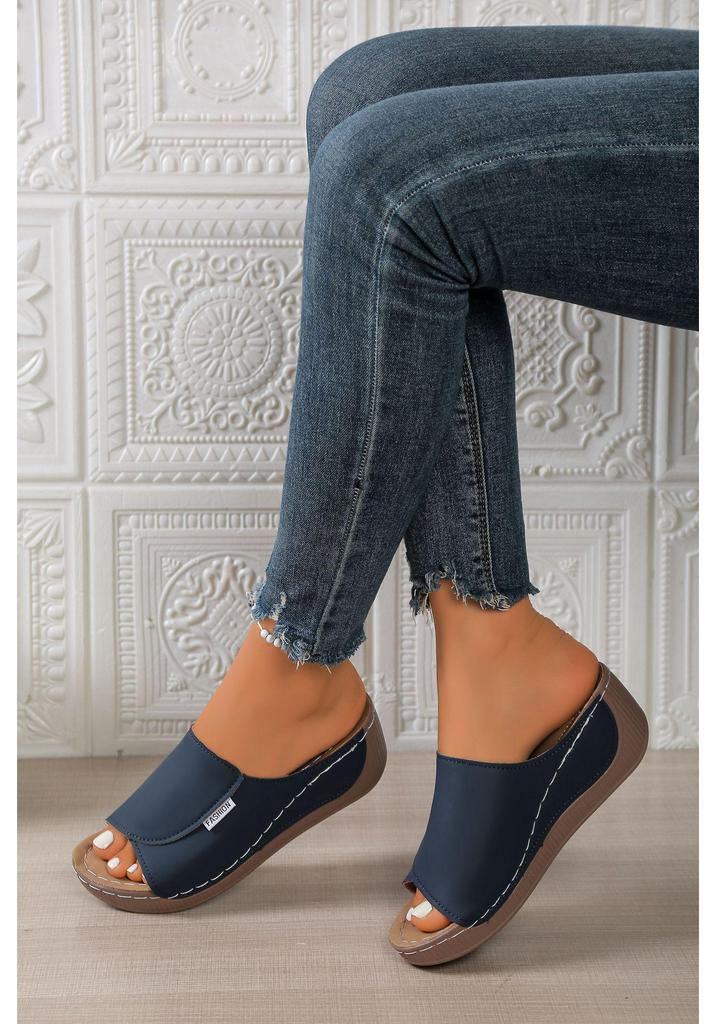 2026 Plus Size Women's Thick Sole Wedge Slippers, Outdoor & Casual, with Fashion Straps and Open Toe Design.