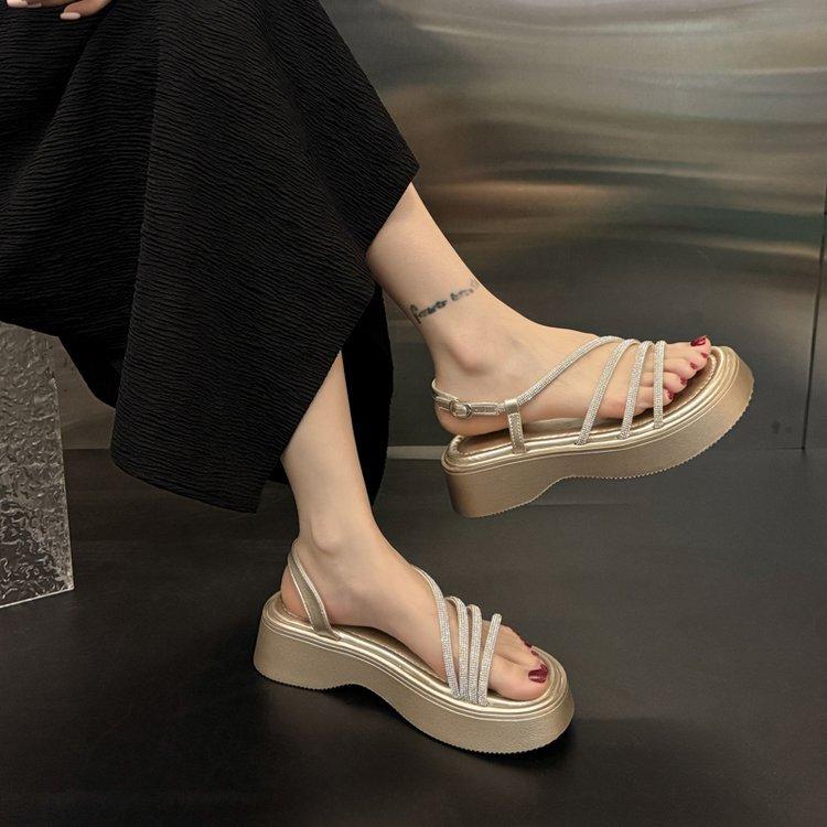 2025 summer new fashion casual temperament versatile casual fashion Internet celebrity casual comfortable rhinestone women's slippers