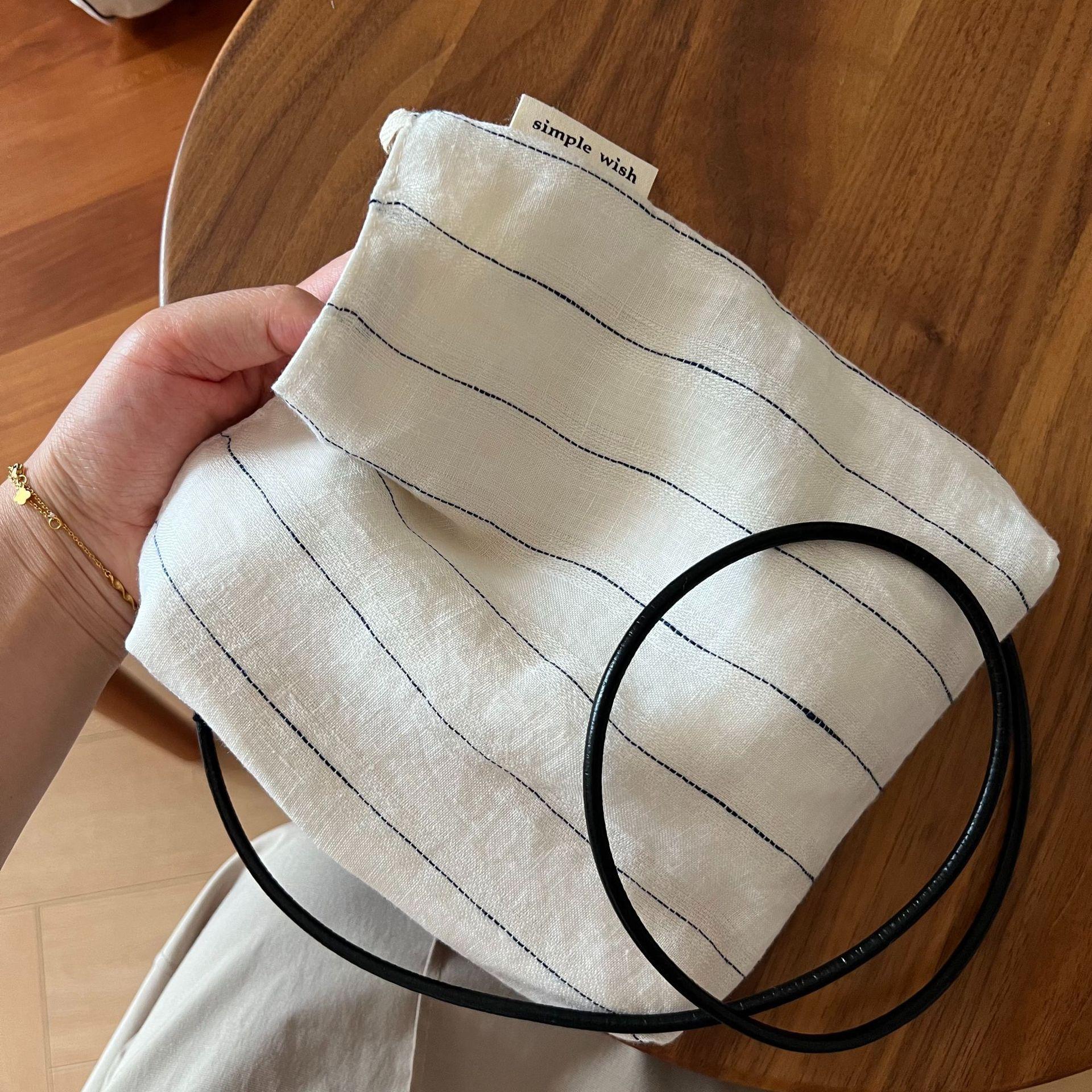 Rd lala Grote Capaciteit Crossbody Tas Dames Casual Eenvoudige Canvas Schoudertas Leuke Kleine Stof Crossbody Telefoon Tas Portemonnees Handtassen wit