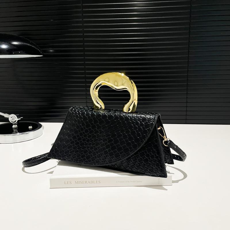 

Korean version of fashion underarm handbag 2025 autumn new women s bag simple shoulder bag messenger bag casual women s bag чёрный