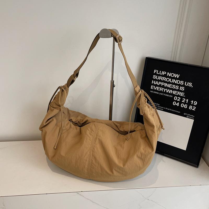 Niche Design Large-Capacity Messenger Bag Commuter Women'S Bag Simple Casual Dumpling Bag Student Large Bag Women'S Korean