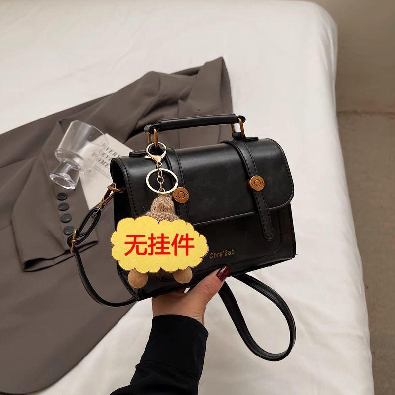 Premium Sense Retro Handbag Bag Women's Summer 2025 Popular Versatile Commuter Shoulder Bag Crossbody Small Square Bag