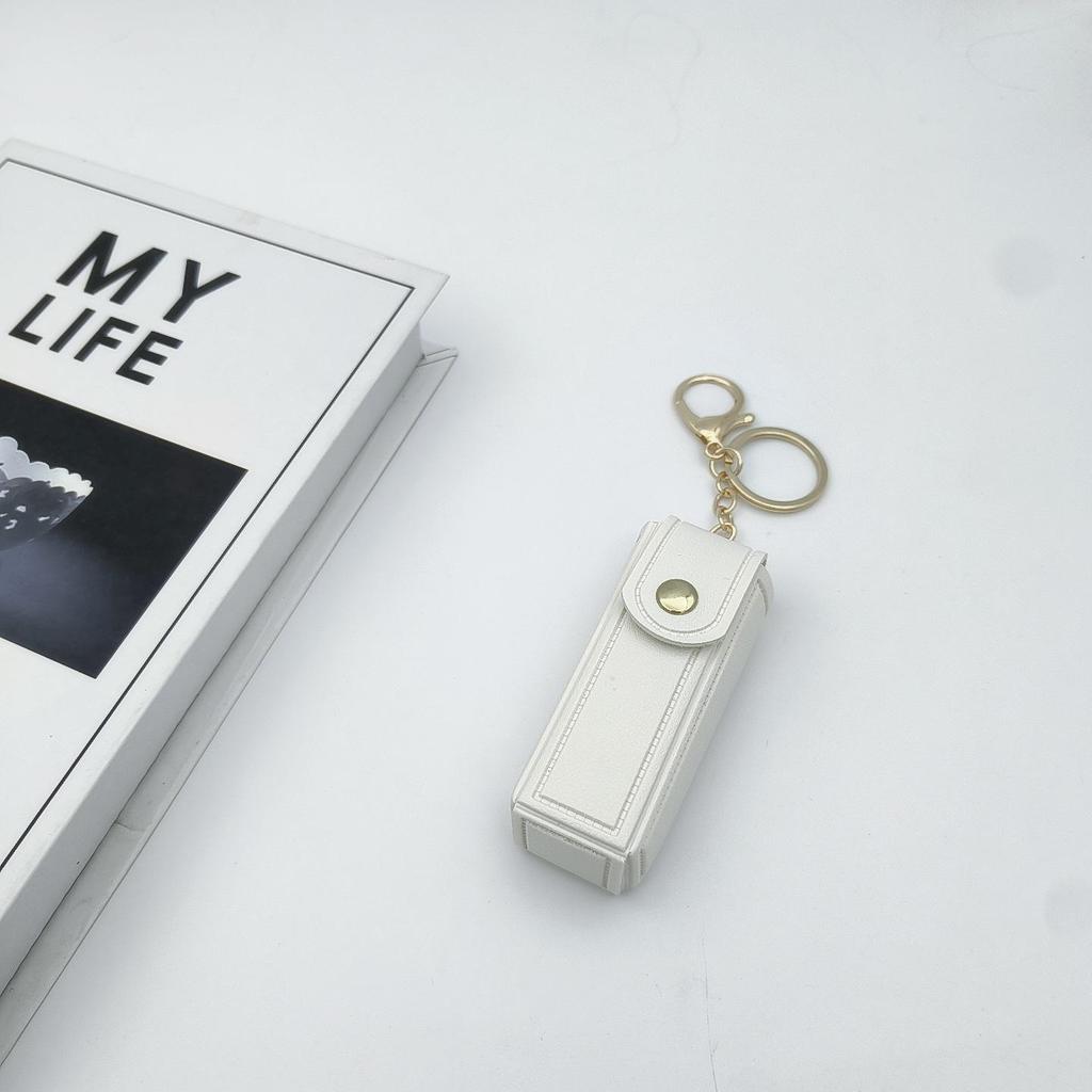 Přenosné pouzdro na rtěnku ve tvaru srdce s ochrannou kůží a roztomilou klíčenkou s přívěskem