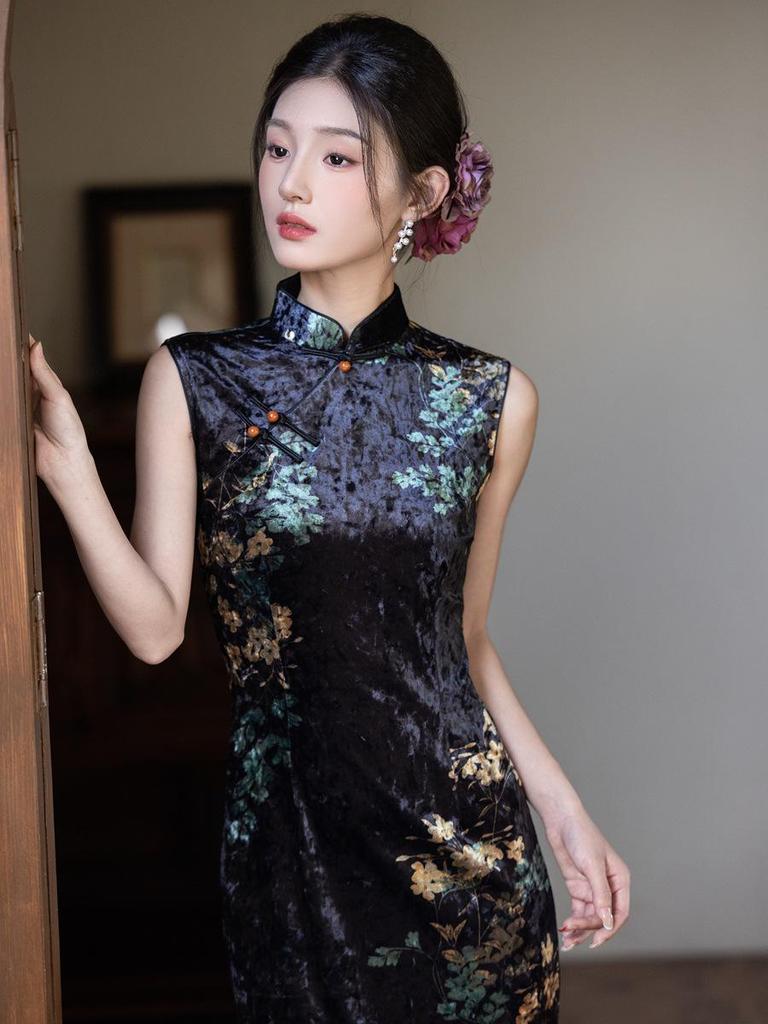 Cheongsam retro din catifea în stil Minguo fără mâneci - Colecția Toamnă 2025, Design de înaltă clasă (Model 7503)