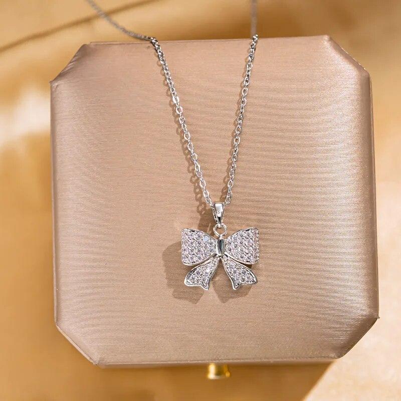 1pcs Gold Butterfly Series Copper Encrusted Zircon Pendant Titanium Steel Chain Simple And Elegant Necklace