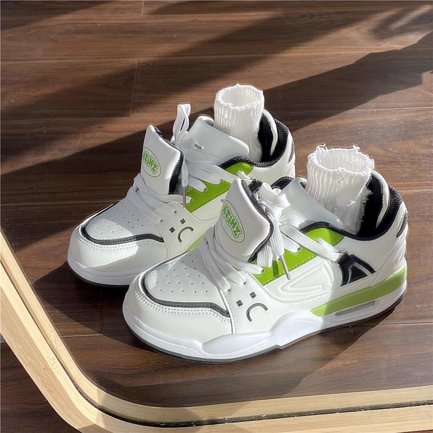 

Hong Kong style retro platform bread shoes women s 2025 spring and autumn new ins trendy shoes platform couple casual white shoes 40