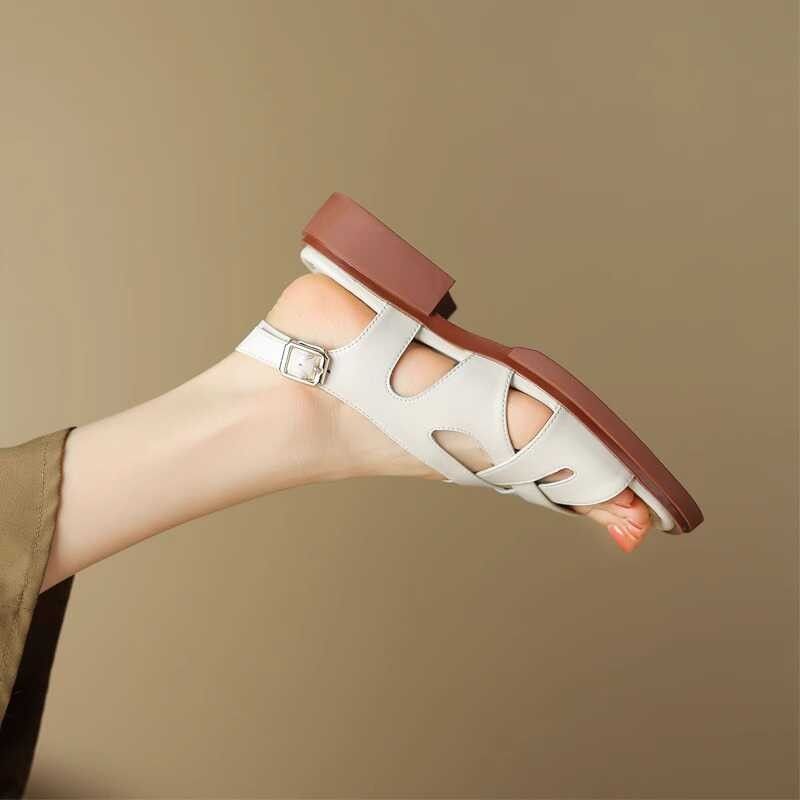 Zehensandalen mit dickem Absatz und gekreuzten Riemen für Damen im Sommer, eckige Zehenpartie, offene Ferse, weiche Sohle, bequeme Mama-Sandalen