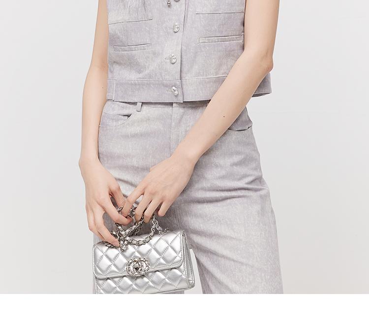 V-neck short commuting suit vest for women in 2026 summer, with a high-end feel. Thin and versatile jacket for wearing outside
