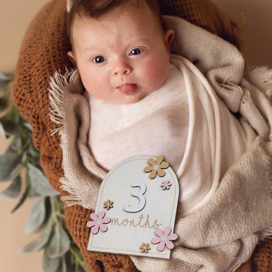 1 Set Baby Monthly Milestones Card Fine Workmanship Record Baby Growth Wooden Milestone Cards for Newborn