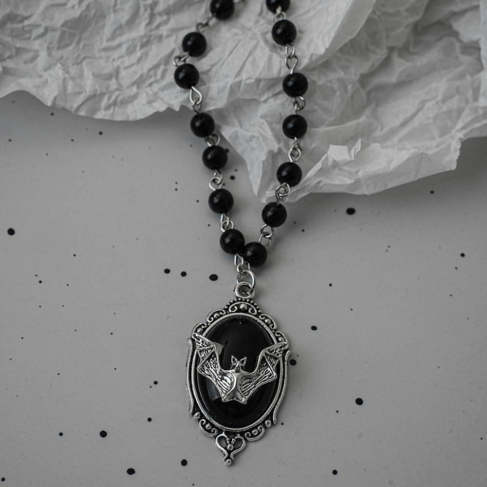 Personality Retro Vampire Bat Cross Heart-shaped Pendant Black Round Bead Chain Necklace for Women Gothic Hallowmas Jewelry Gift