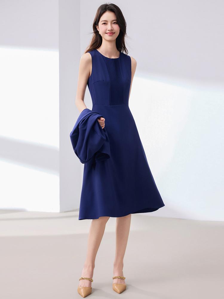Black Sleeveless Cinched Waist Mid-Length Hepburn Style Dress