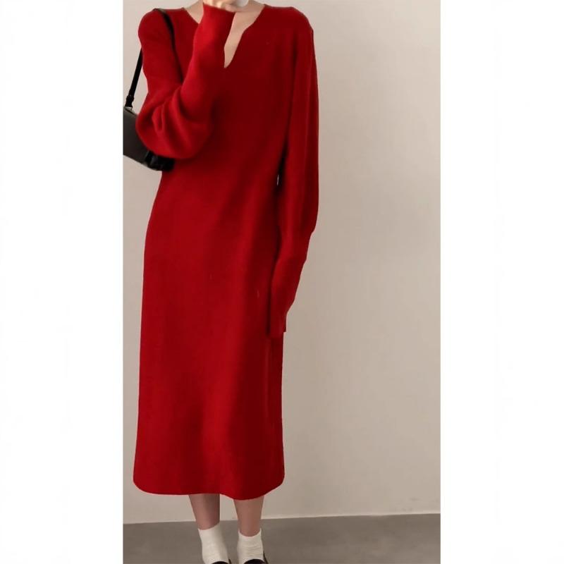 [] Autumn and winter v-neck knitted dress high-end red sweater skirt gentle wind temperament long dress