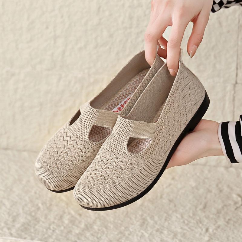 Cloth shoes women's soft-soled women's shoes are comfortable, breathable and non-slip casual single shoes women's middle and mother shoes